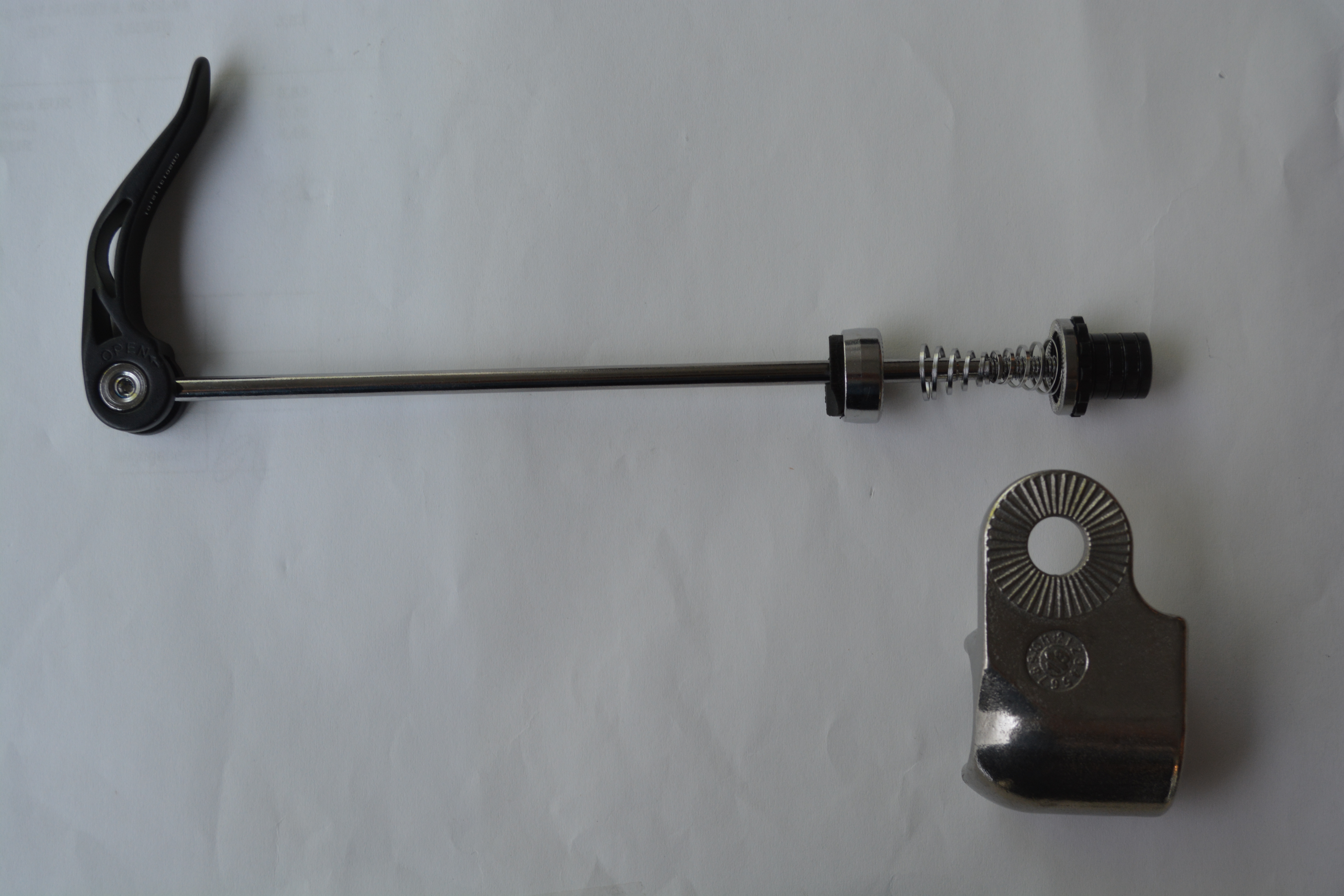 THULE Achskupplung mit Schnellspanner